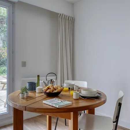 Nice 1br Flat-huge Private Terrace Garden-paris 20 Paris