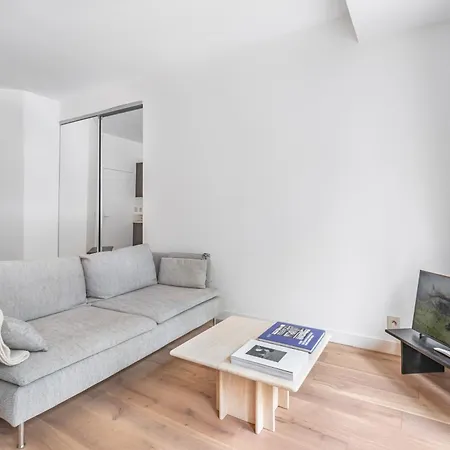 Nice 1br Flat-huge Private Terrace Garden-paris 20 Apartamento *