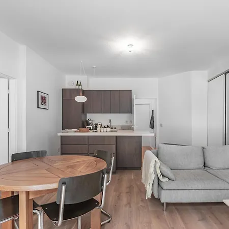 Apartamento Nice 1br Flat-huge Private Terrace Garden-paris 20 Paris