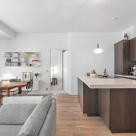 Nice 1br Flat-huge Private Terrace Garden-paris 20 Paris
